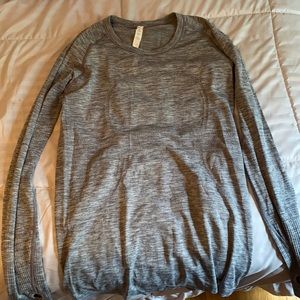 Lululemon Grey women’s Size 10 long sleeve